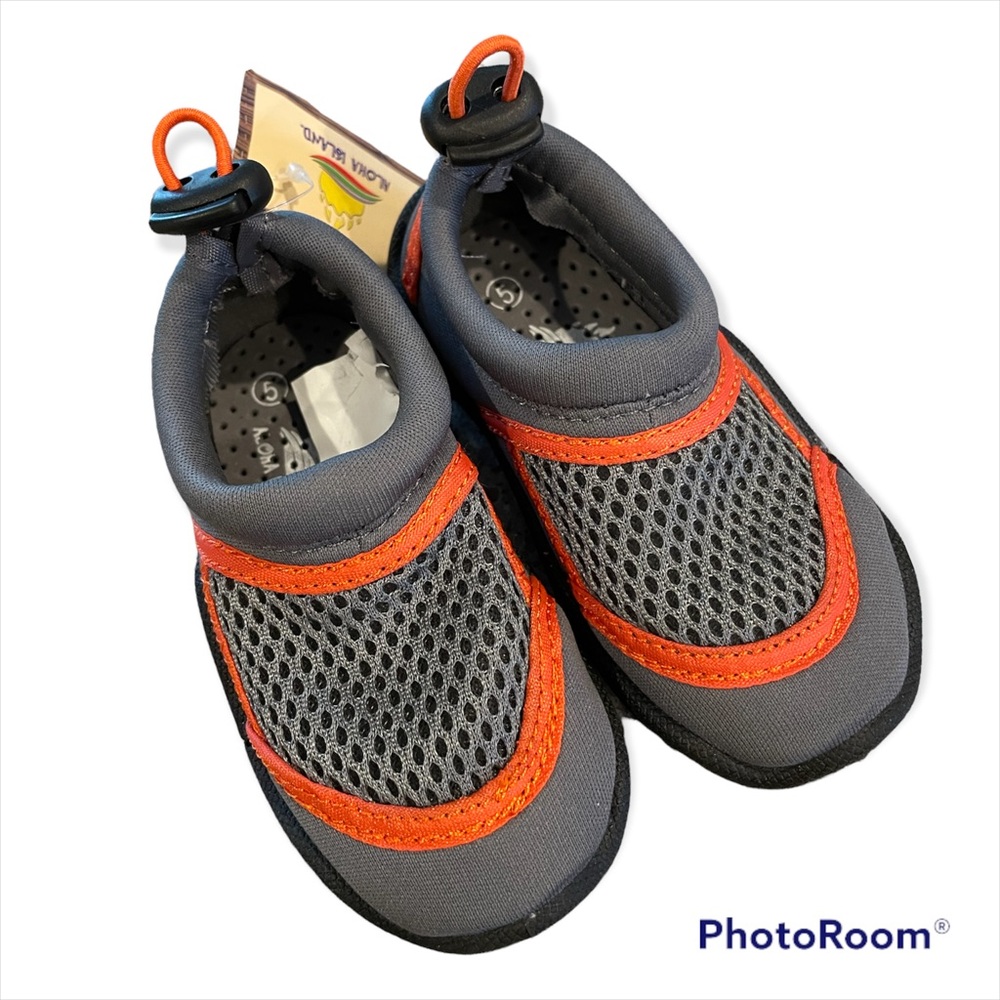 NWT Toddler Water Shoes